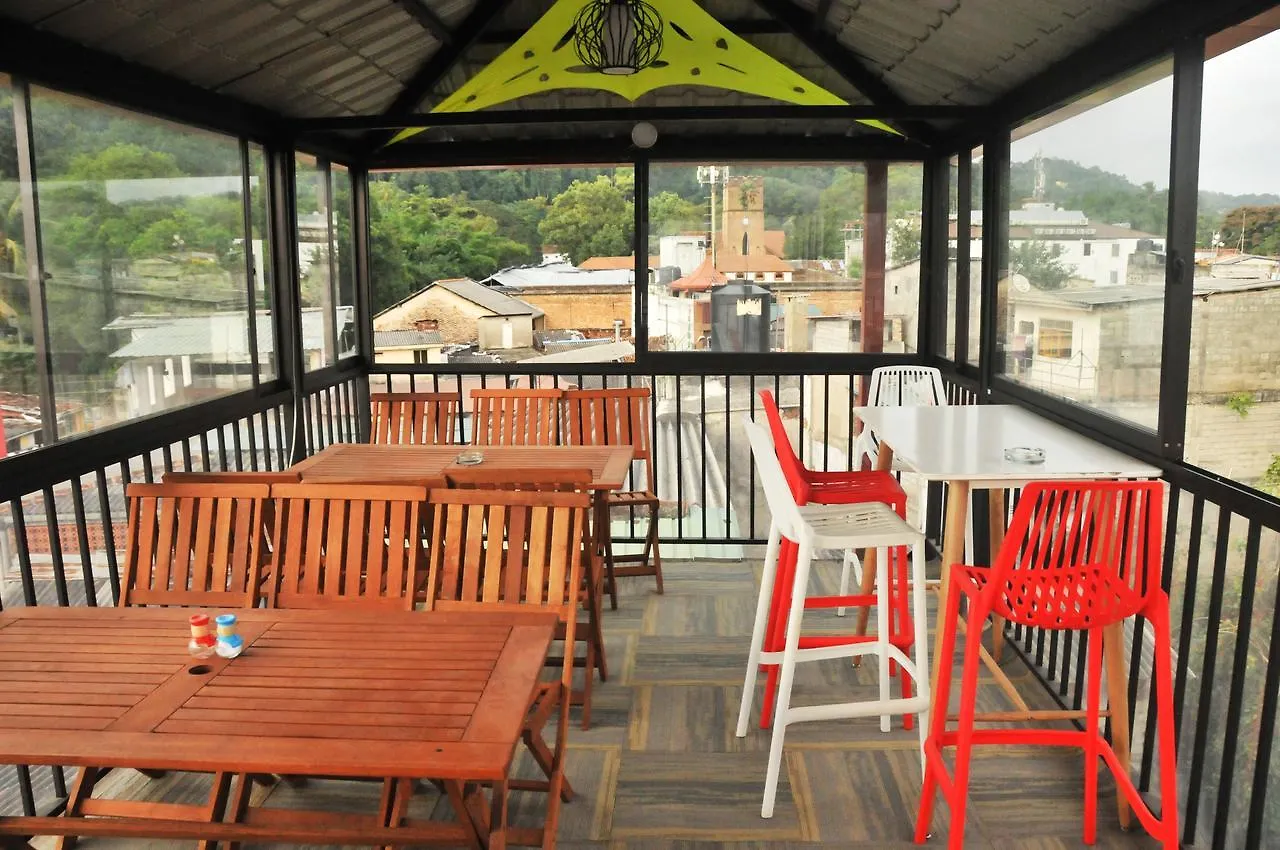 Mid Town Hostel Kandy Šrí Lanka